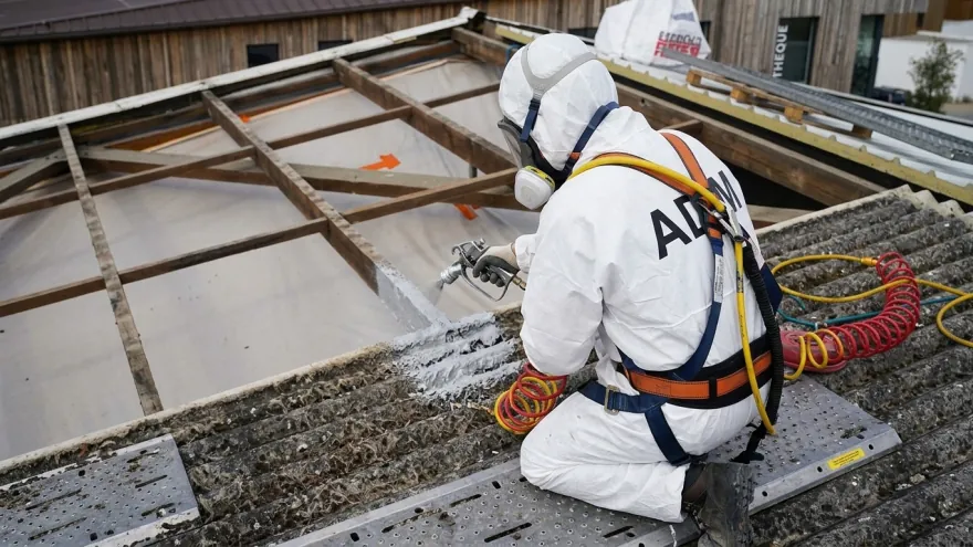 Encapsulage par revêtement Encapsulage par revêtement — ADM PARIS, désamiantage à Paris